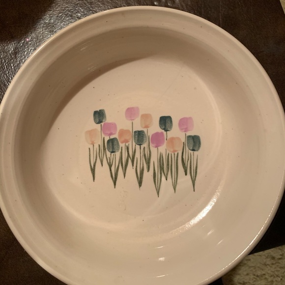 Vintage Handmade Ivory Pottery Bowl 9.5” x 2.75” - Picture 2 of 3